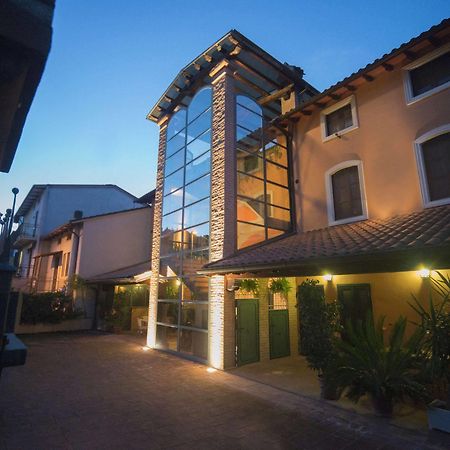פרוג'ה Residenze L'Uncinaia Holiday House מראה חיצוני תמונה