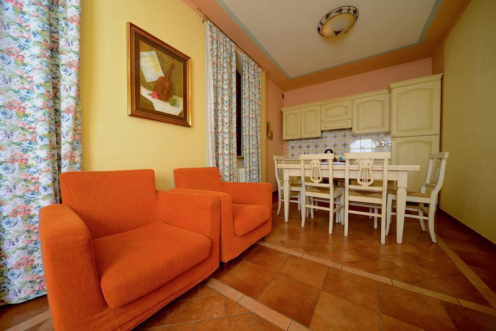 פרוג'ה Residenze L'Uncinaia Holiday House מראה חיצוני תמונה