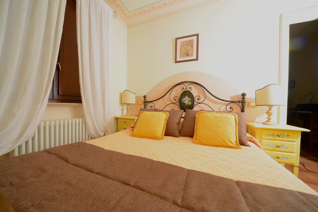 פרוג'ה Residenze L'Uncinaia Holiday House מראה חיצוני תמונה