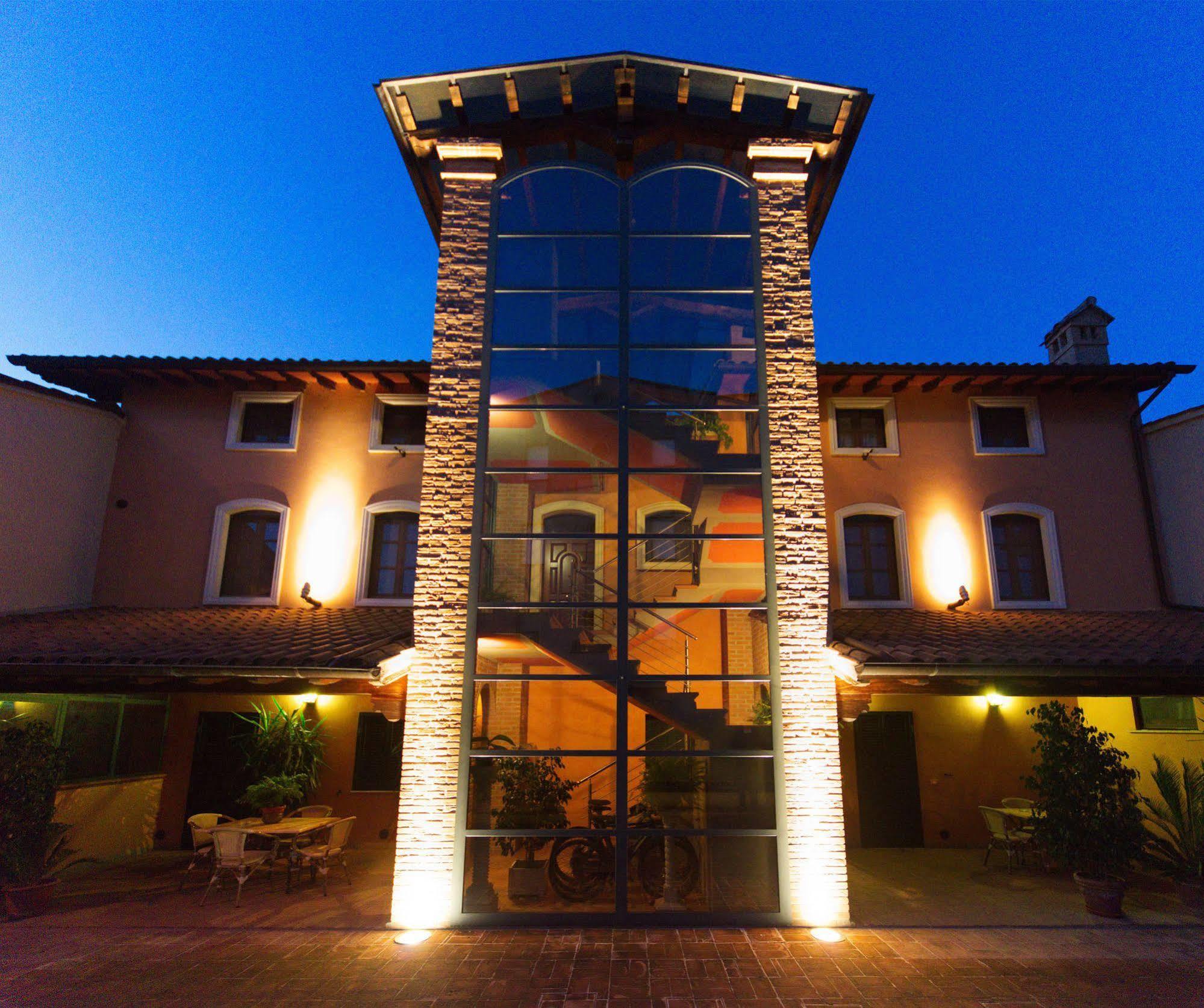 פרוג'ה Residenze L'Uncinaia Holiday House מראה חיצוני תמונה