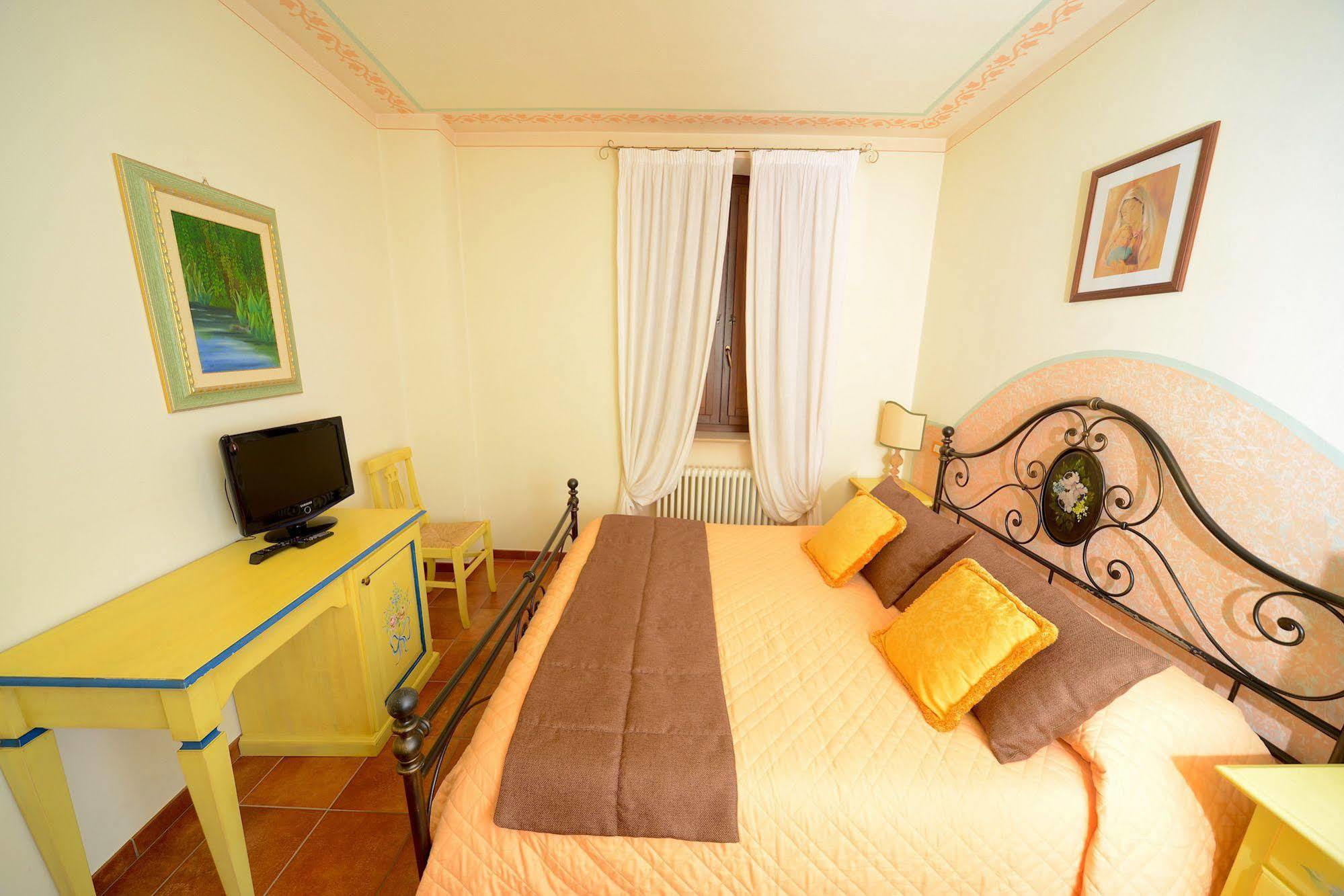 פרוג'ה Residenze L'Uncinaia Holiday House מראה חיצוני תמונה
