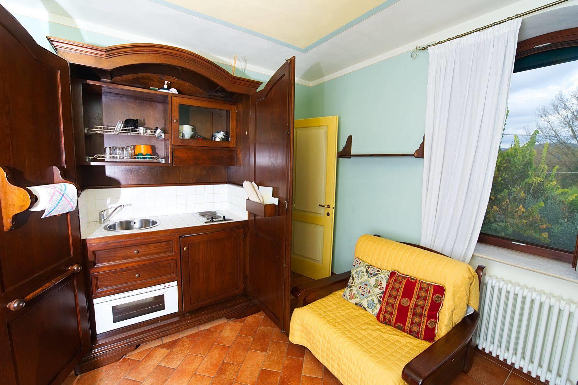 פרוג'ה Residenze L'Uncinaia Holiday House מראה חיצוני תמונה
