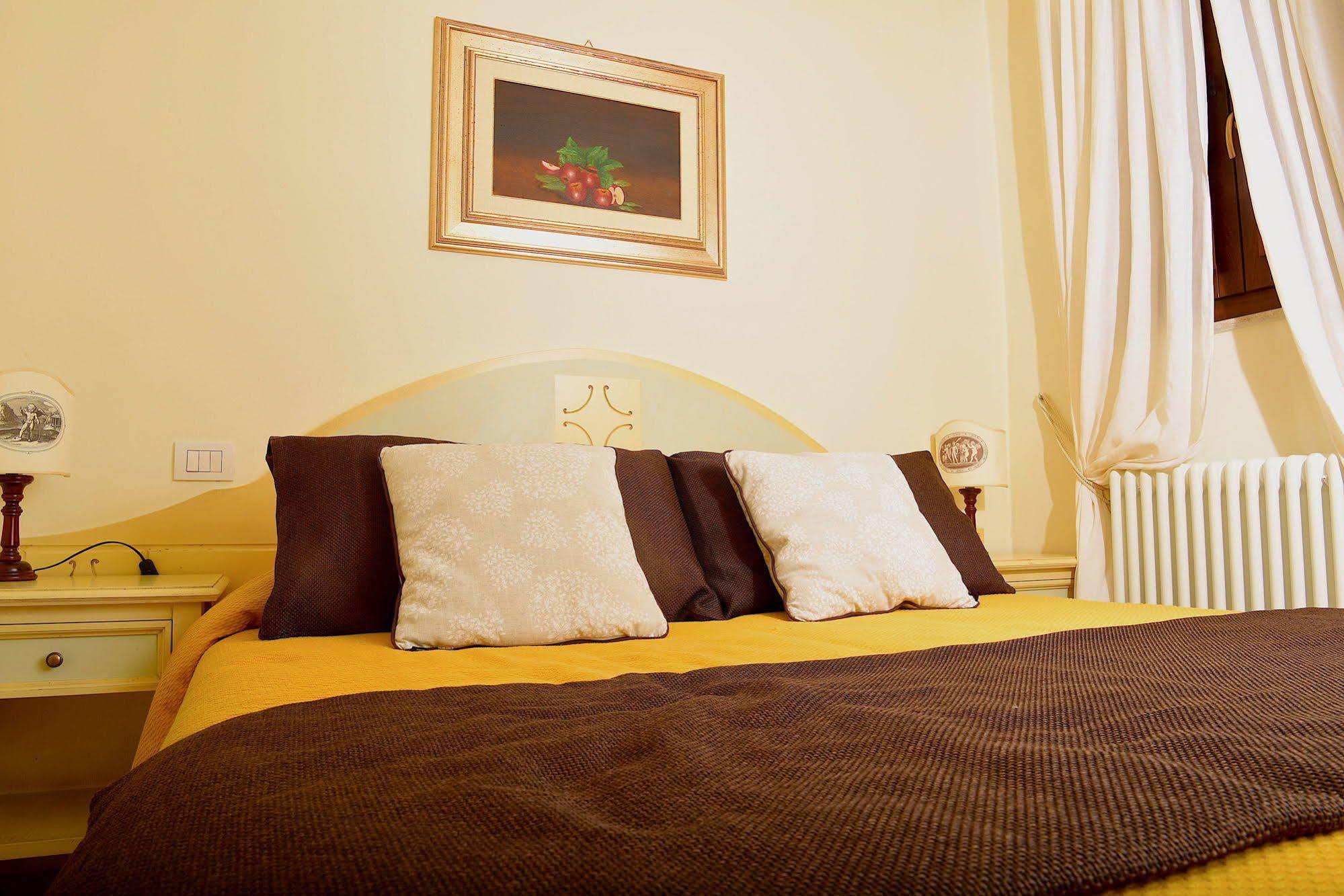 פרוג'ה Residenze L'Uncinaia Holiday House מראה חיצוני תמונה