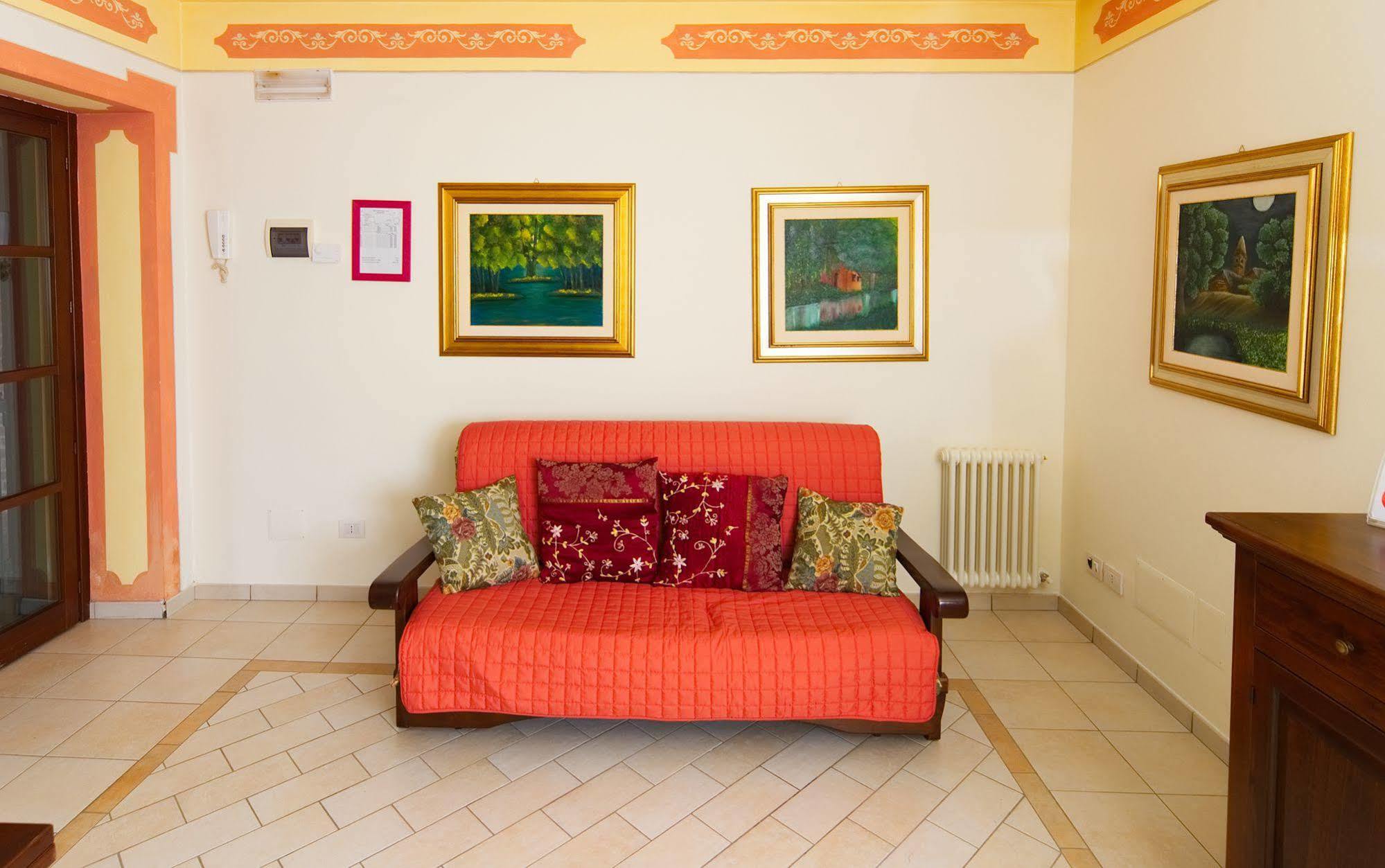 פרוג'ה Residenze L'Uncinaia Holiday House מראה חיצוני תמונה