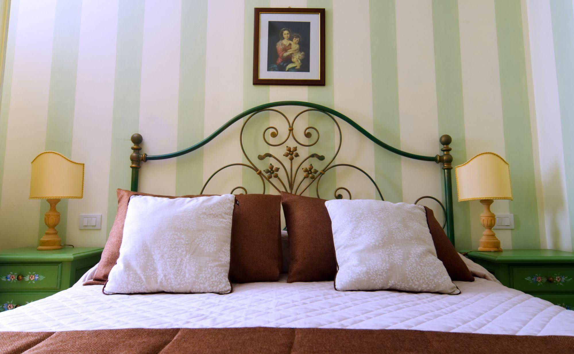 פרוג'ה Residenze L'Uncinaia Holiday House מראה חיצוני תמונה