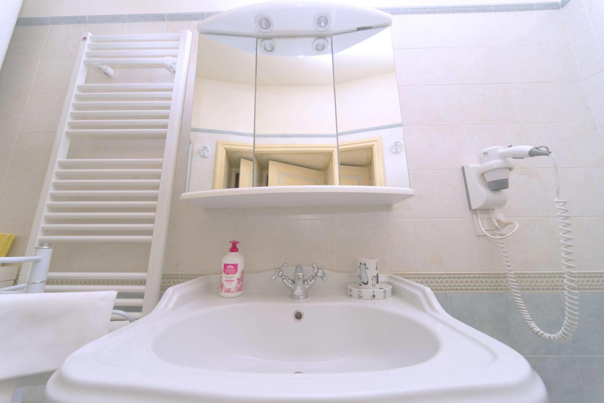 פרוג'ה Residenze L'Uncinaia Holiday House מראה חיצוני תמונה